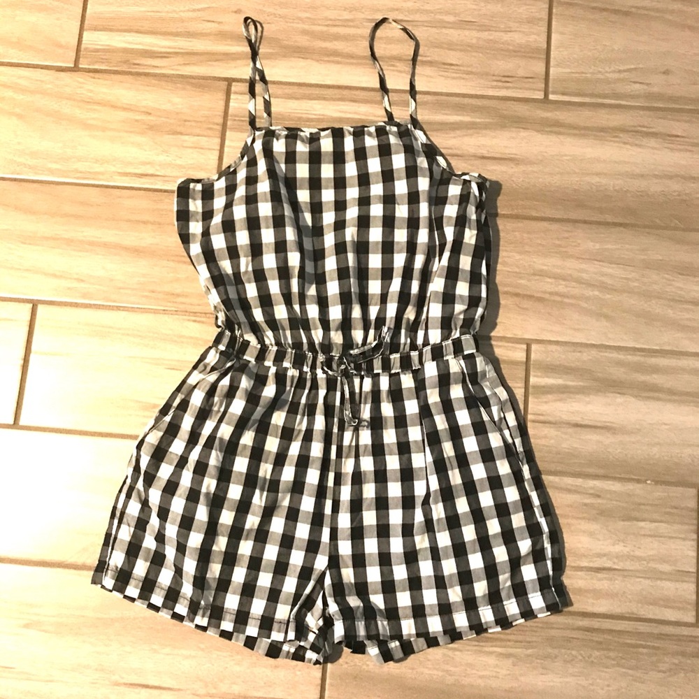 Gingham-Black/White short-romper
